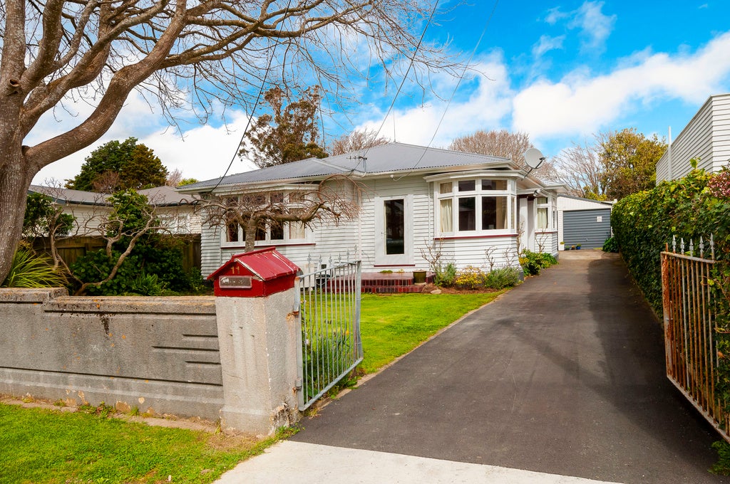 11 Ariki Street, Boulcott, Lower Hutt - Carousel 1