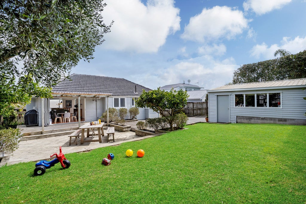 27 Temple Street, Meadowbank, Auckland - Carousel 1