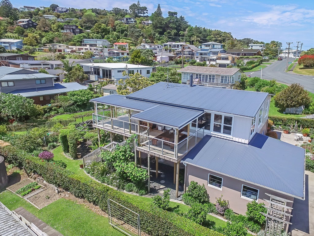 9 Hardley Avenue, Tindalls Beach, Whangaparaoa - Carousel 1