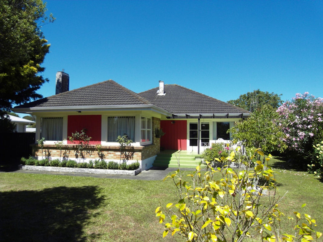 340 Cambridge Road, Hillcrest, Hamilton - Carousel 1