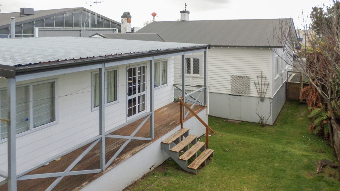 28 Te Aroha Street, Hamilton East, Hamilton - Carousel 2