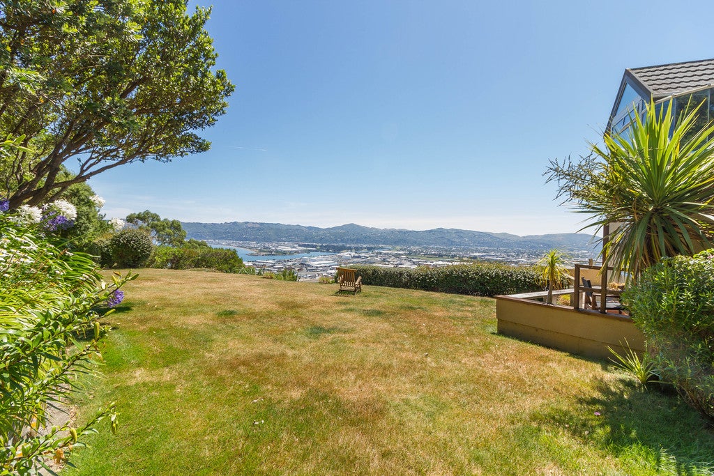 67 Howard Road, Point Howard, Lower Hutt - Carousel 1
