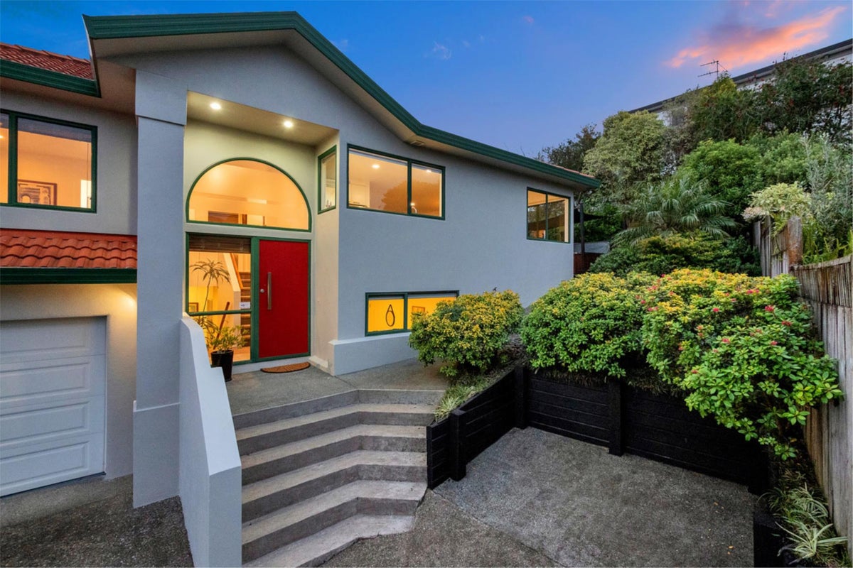 2/8 Carrigans Close, Pinehill, Auckland - Carousel 2