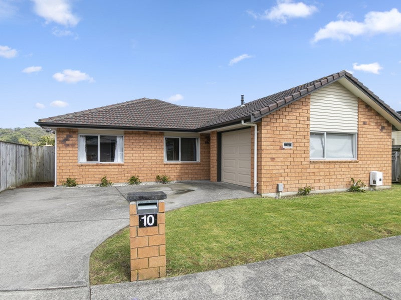 10 Fraser Colman Grove, Wainuiomata, Lower Hutt - Carousel 1