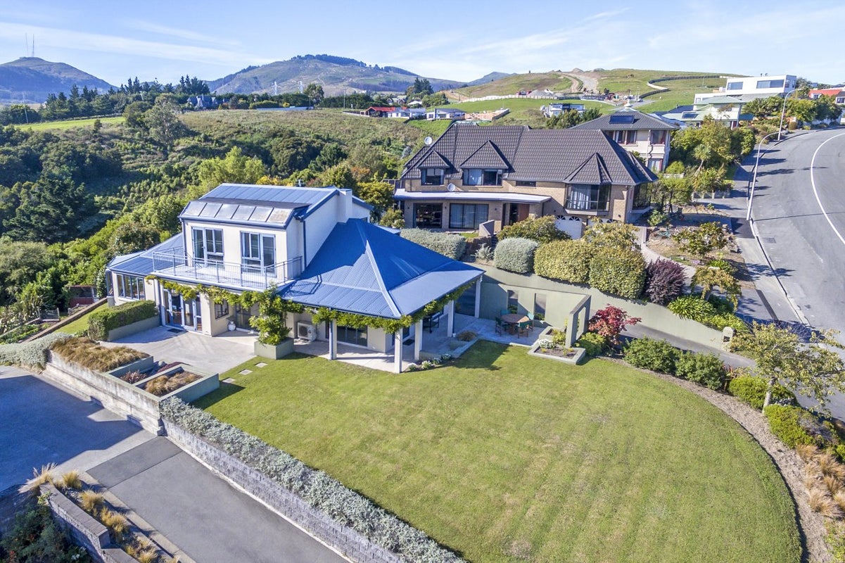 101 Ravensdale Rise, Westmorland, Christchurch - Carousel 1