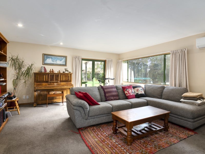 7 Malthouse Crescent, Brightwater - Carousel 2