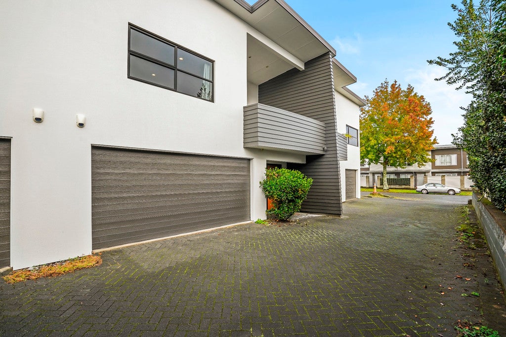 2/19 Edgecumbe Street, Whitiora, Hamilton - Carousel 15