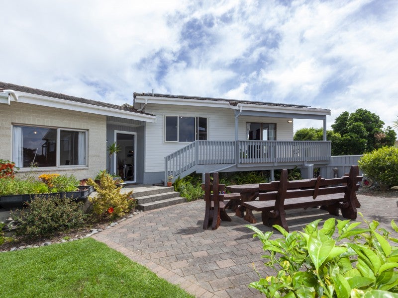 12A Kohutuhutu Road, Raumati Beach, Paraparaumu - Carousel 2