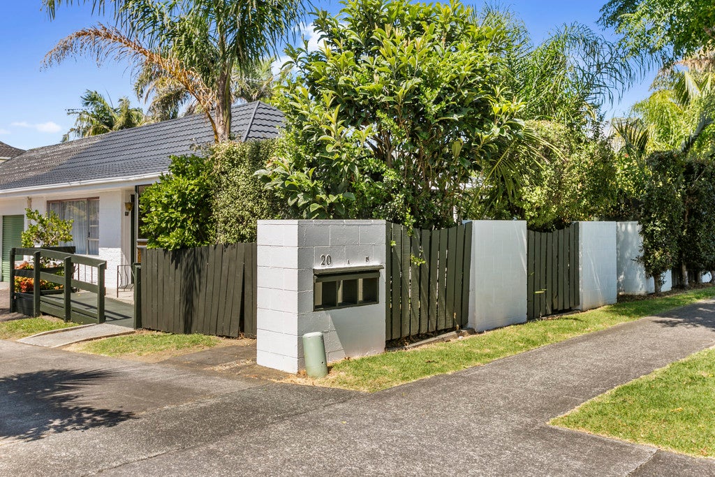 3/20 Eastern Beach Road, Eastern Beach, Auckland - Carousel 2