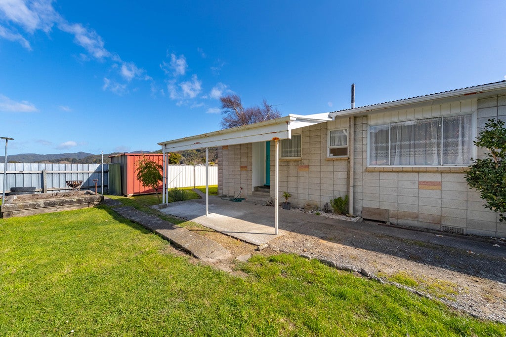 12B Matthews Road, Arakura, Wainuiomata - Carousel 16