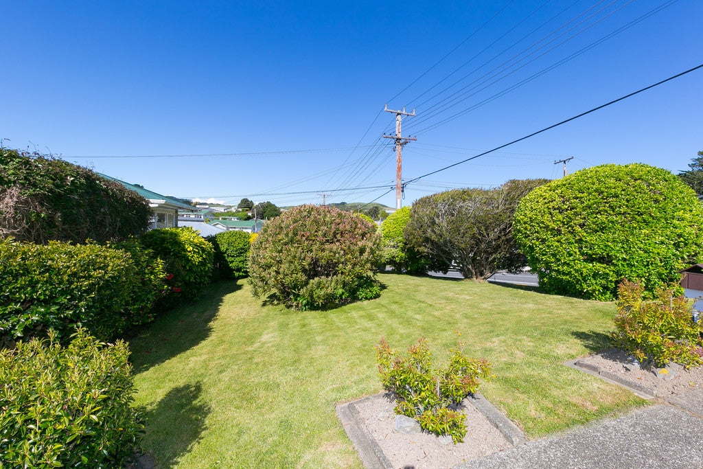 27 Beazley Avenue, Paparangi, Wellington - Carousel 2