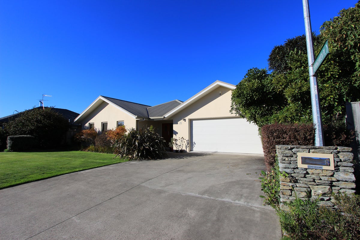 20 Magnolia Drive, Springlands, Blenheim - Carousel 1