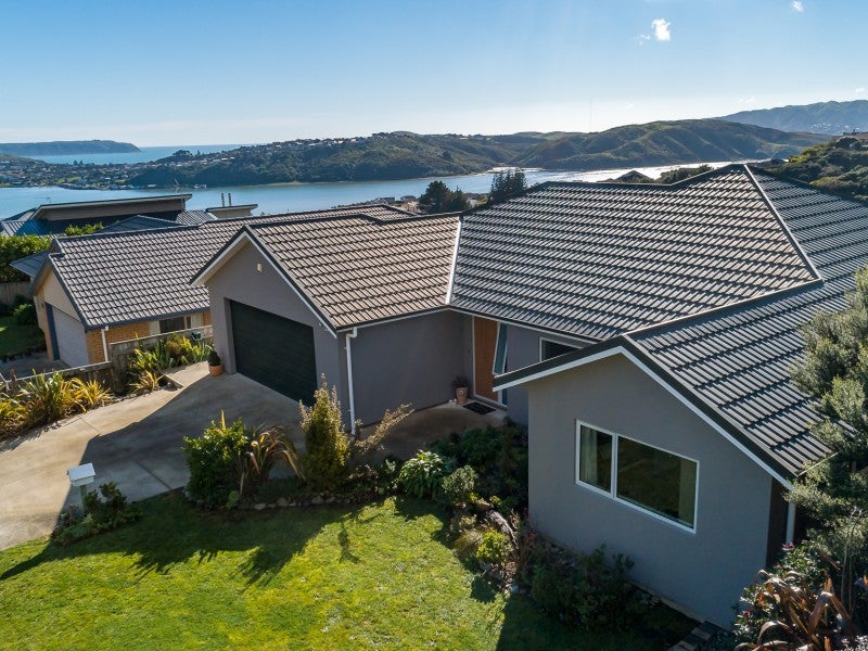 22 Aspiring Terrace, Aotea, Porirua - Carousel 1