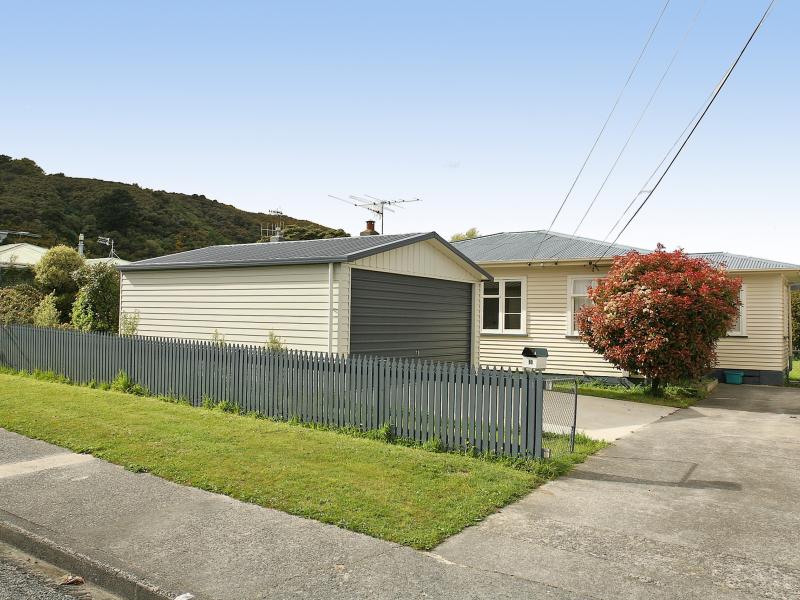 18 Wright Street, Wainuiomata, Lower Hutt - Carousel 1
