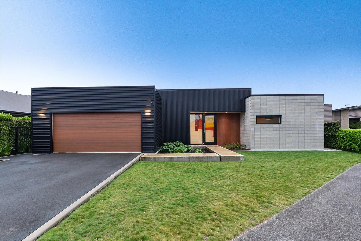19 Satchmo Place, Rototuna North, Hamilton - Carousel 1