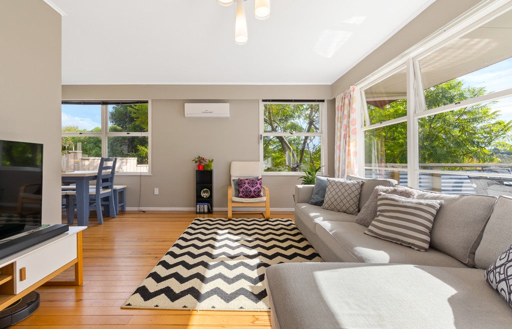 11 Arlette Place, Massey, Auckland - Carousel 2