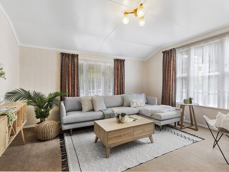 13 Greer Crescent, Tawa, Wellington - Carousel 2