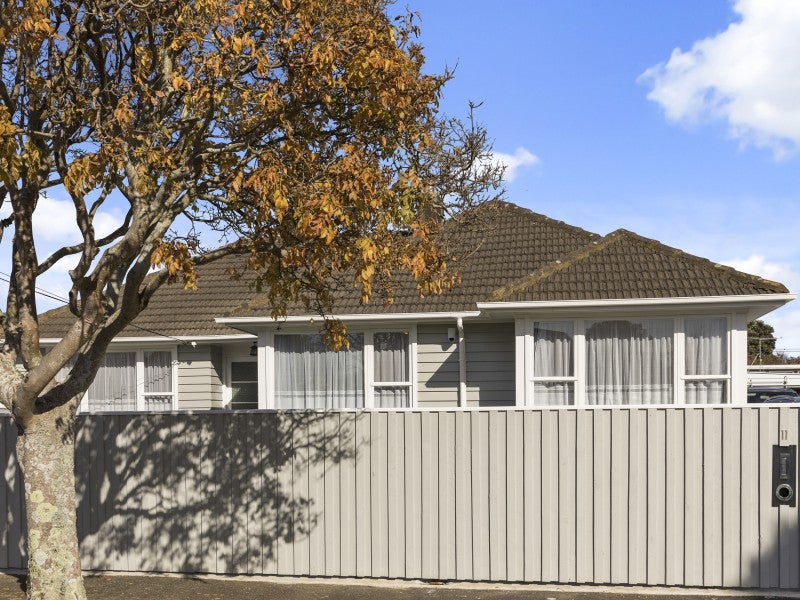 11 Stamford Grove, Avalon, Lower Hutt - Carousel 2