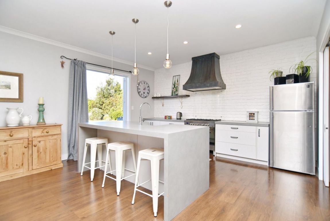 6 Thornton Close, Leithfield, Amberley - Carousel 2