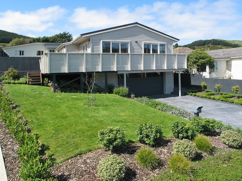 54 Ranui Terrace, Tawa, Wellington - Carousel 2
