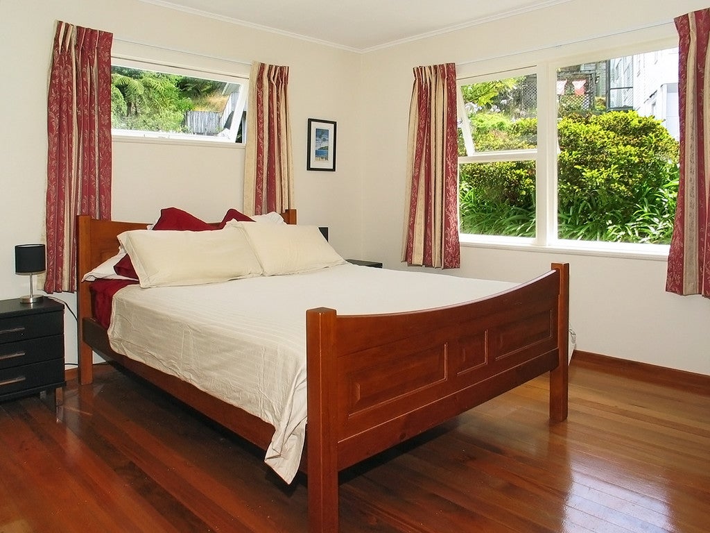 3 Shrimpton Way, Newlands, Wellington - Carousel 2