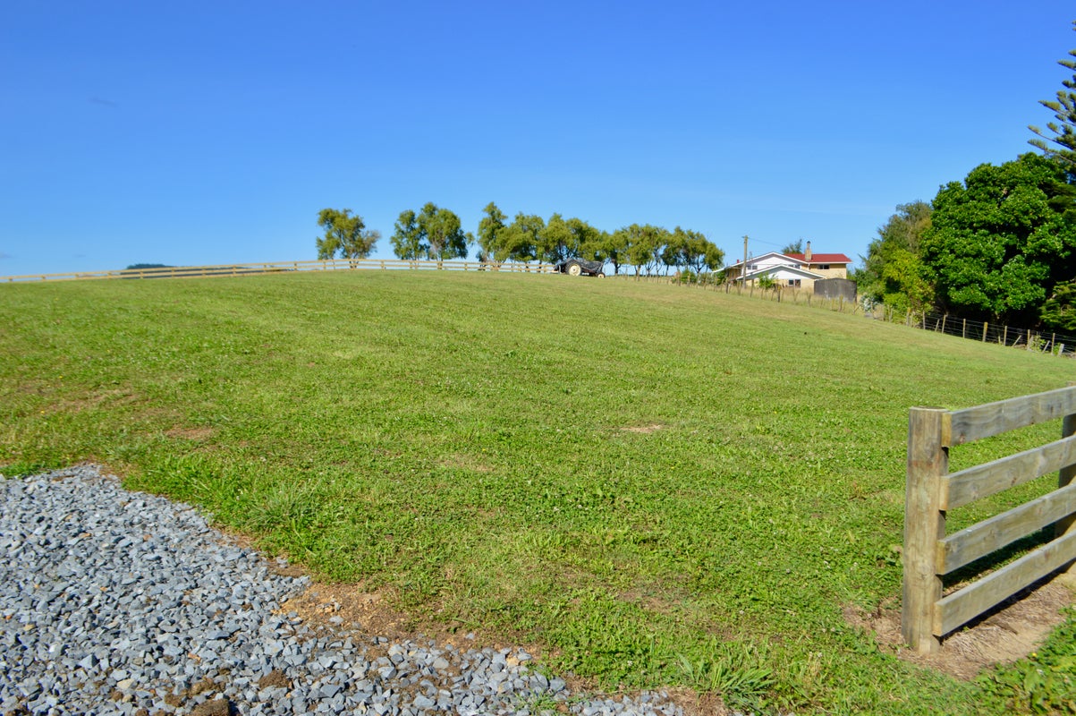 2 Honoiti Ranapiri Place, Manakau, Levin - Carousel 2
