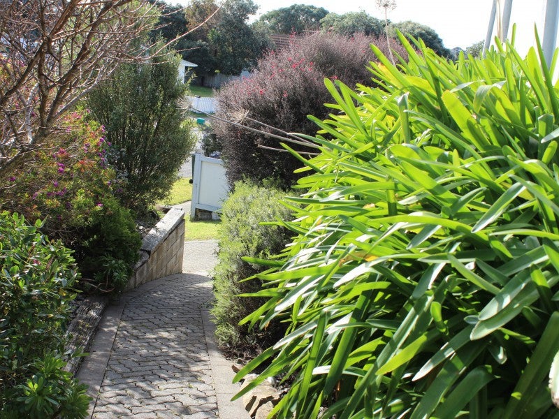 25 Hicks Crescent, Waikanae Beach, Waikanae - Carousel 2