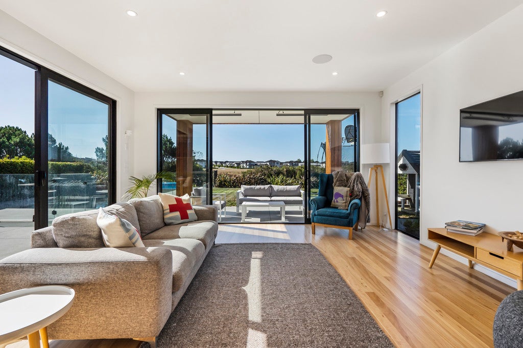 33 Bayvista Drive, Karaka, Papakura - Carousel 2