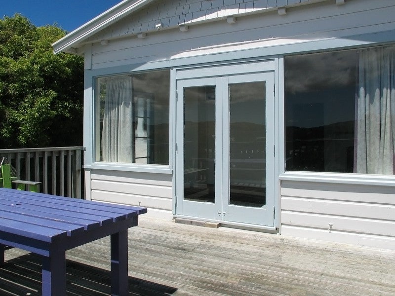 35 Bayview Road, Paremata, Porirua - Carousel 1