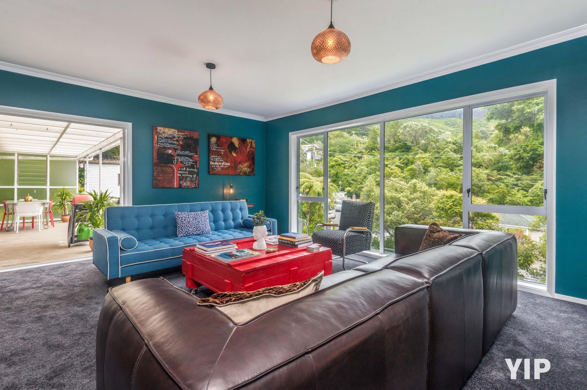 33 Lyndhurst Road, Tawa, Wellington - Carousel 1
