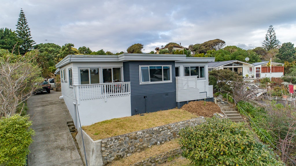 40 Glen Road, Raumati South, Paraparaumu - Carousel 2
