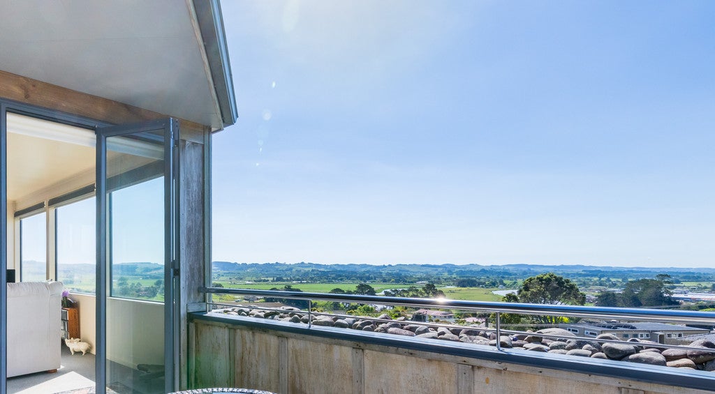 3/32 Hand Road, Helensville, Helensville - Carousel 1