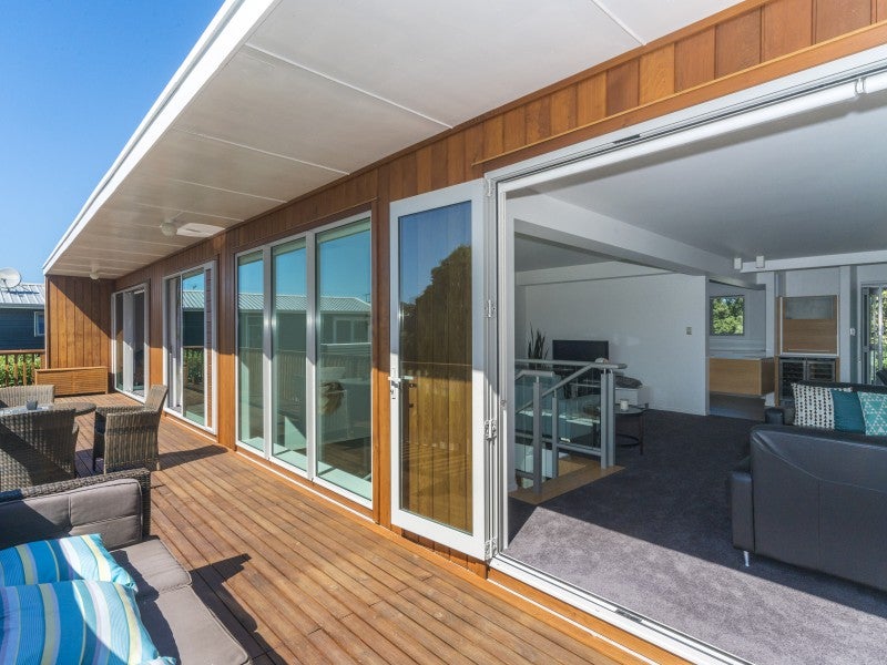 2 Frances Street, Okitu, Gisborne - Carousel 1