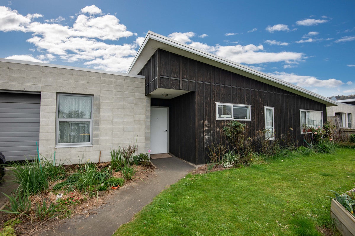 62 Fitzroy Street, Caversham, Dunedin - Carousel 1