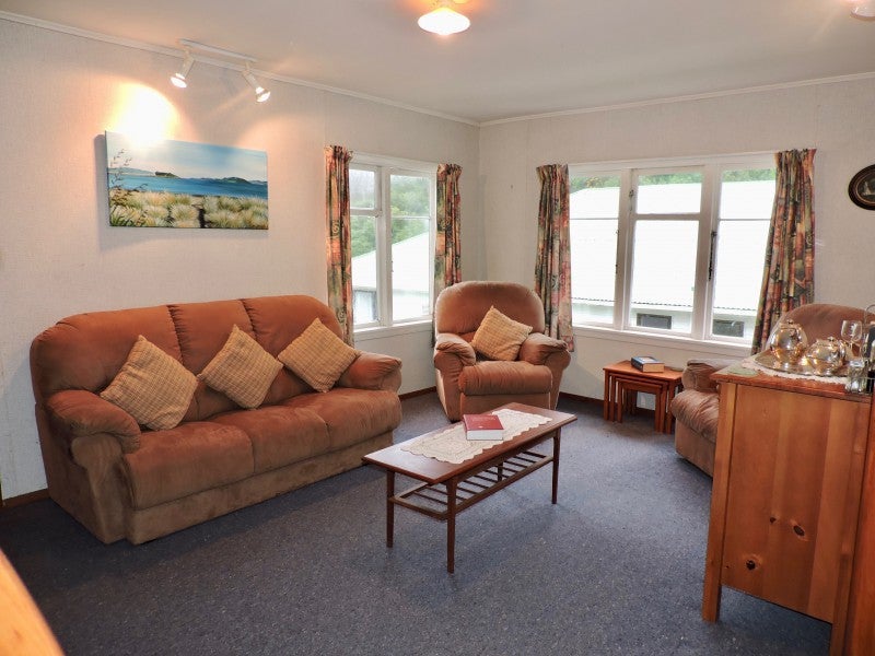 102 Chester Road, Tawa, Wellington - Carousel 2