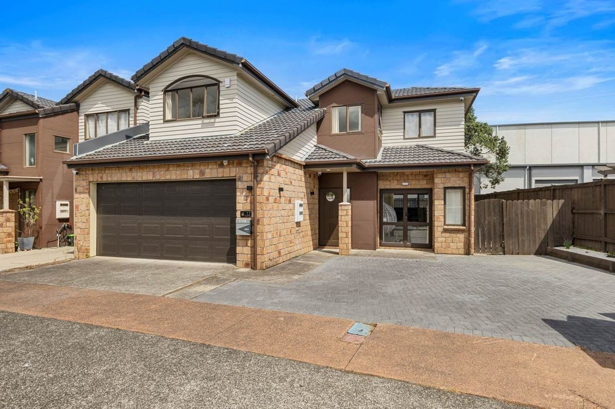 17 Derg Place, East Tamaki, Auckland - Carousel 1