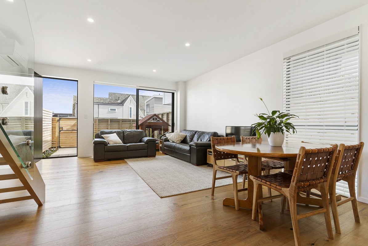 6/4 Glen Atkinson Street, St Heliers, Auckland - Carousel 2