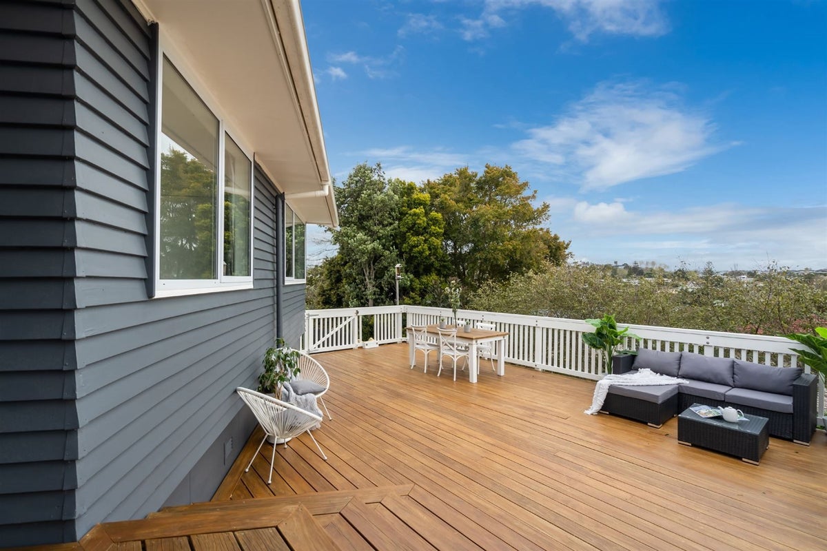 25 Weatherly Road, Torbay, Auckland - Carousel 2