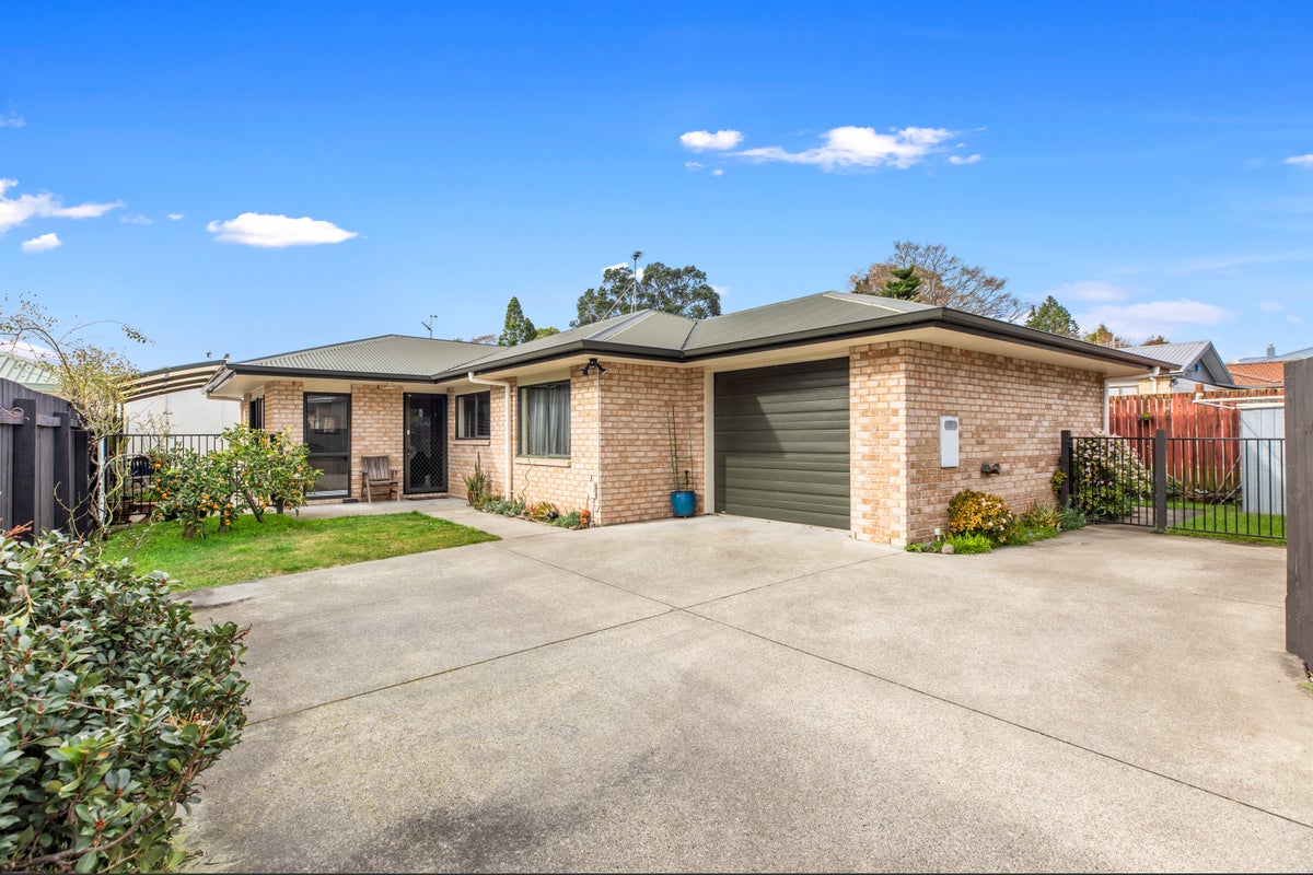 14 Oropi Road, Greerton, Tauranga - Carousel 1