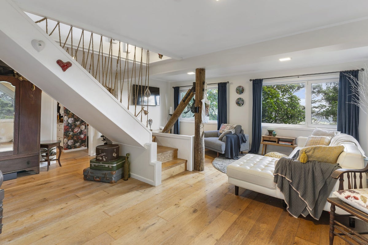 23 Scenic Drive, Titirangi, Auckland - Carousel 2