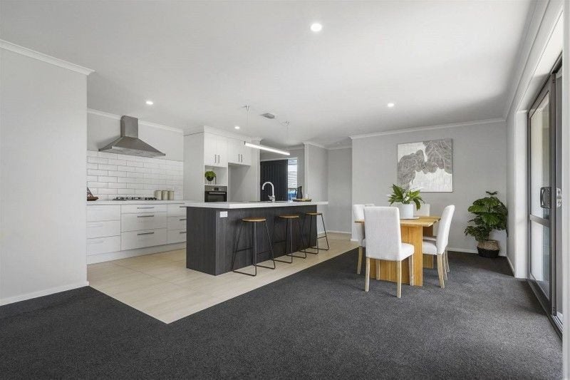 3 Moiras Lane, Fitzroy, Hamilton - Carousel 2