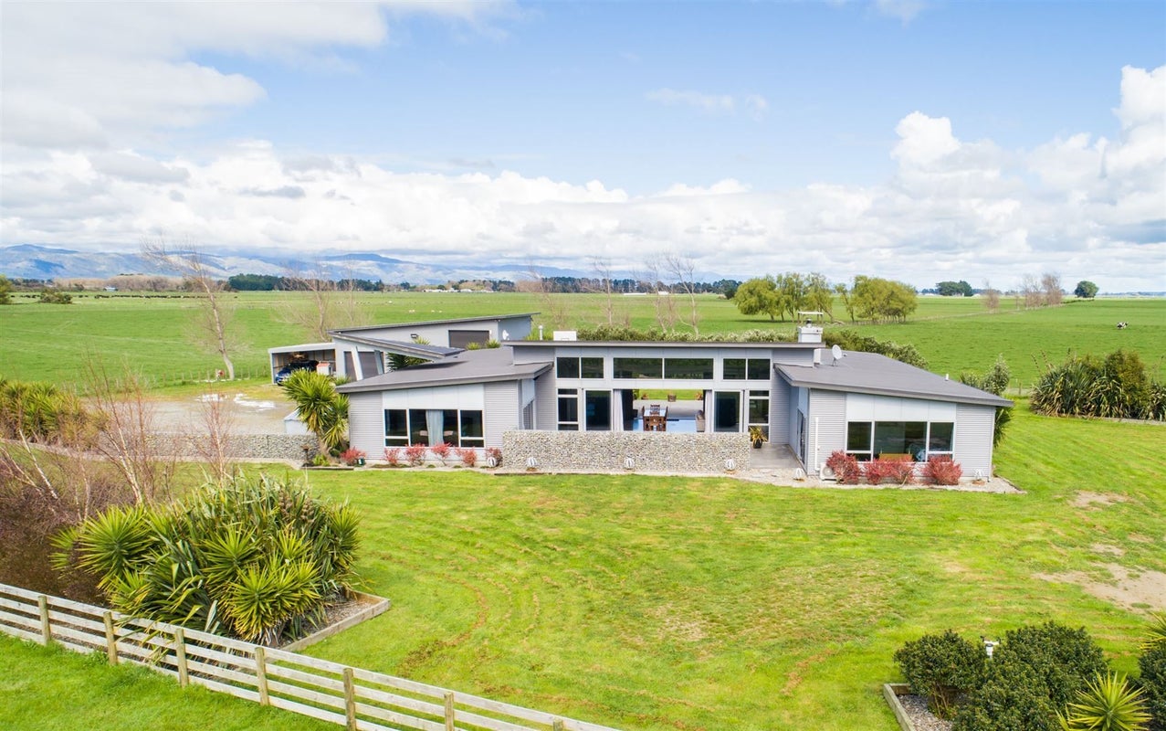 377 Gillespies Line, Palmerston North - Carousel 1