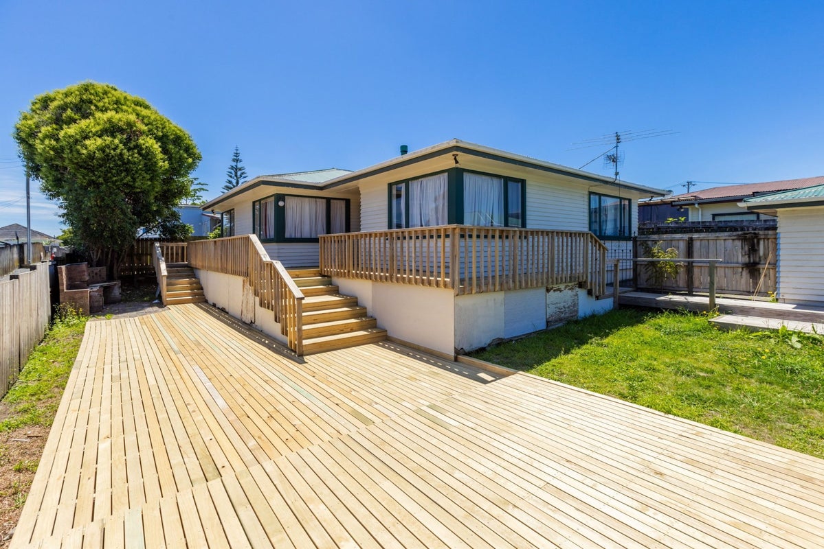 2/132 Coronation Road, Papatoetoe, Auckland - Carousel 14