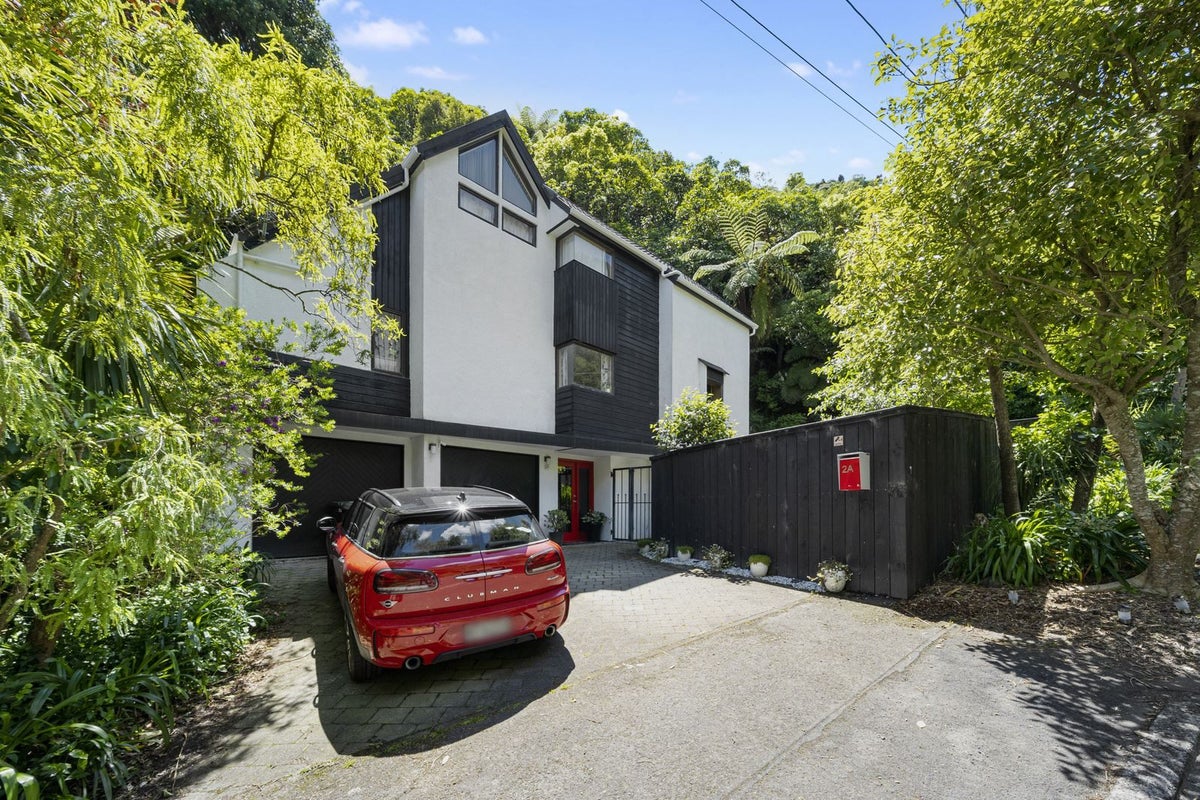 2A Waitohu Road, York Bay, Lower Hutt - Carousel 1
