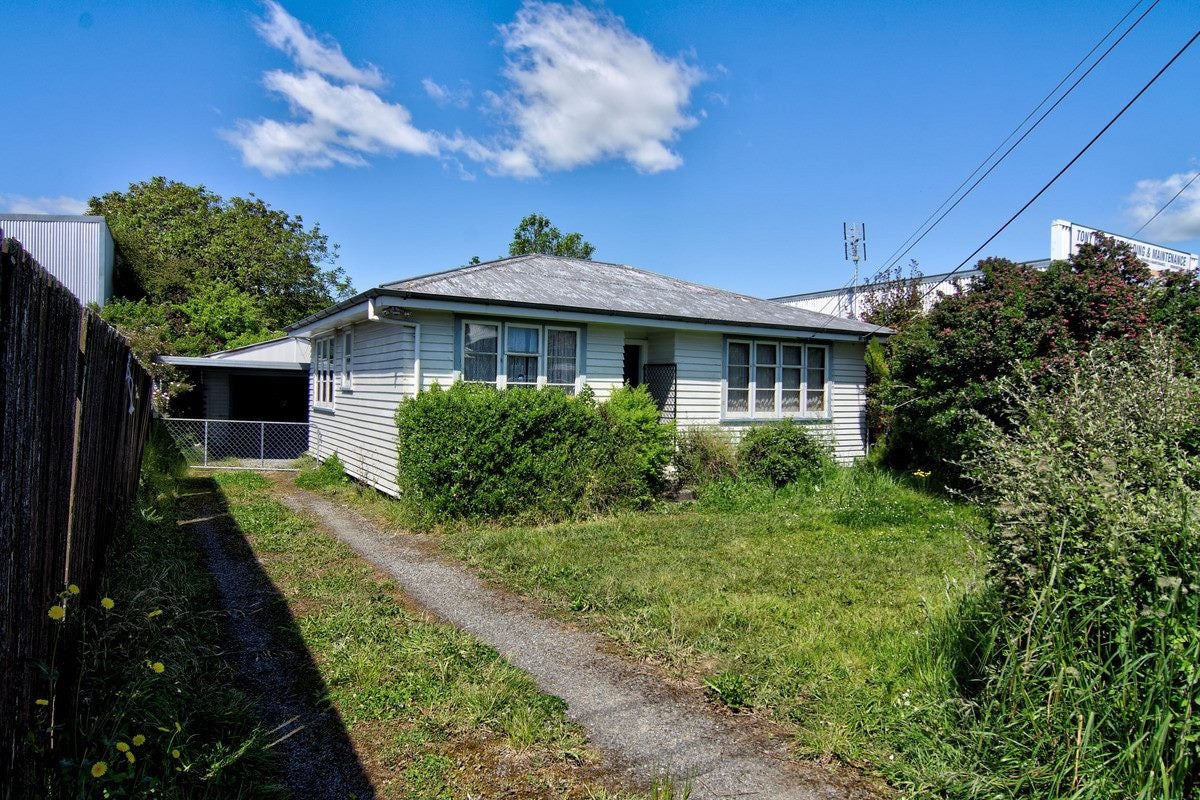 49 Villa Street, Masterton - Carousel 1