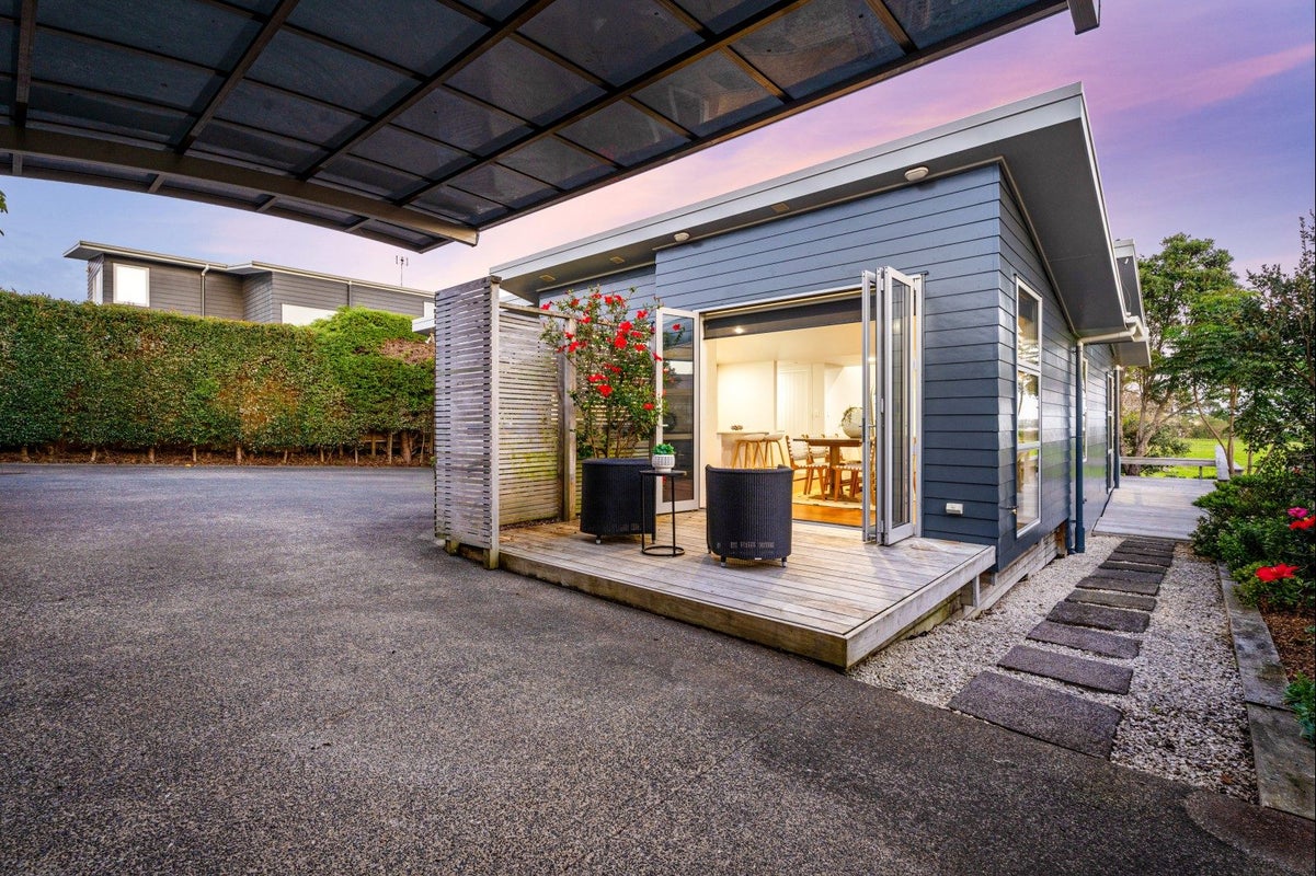 14A Wellesley Road, Mangere Bridge, Auckland - Carousel 24