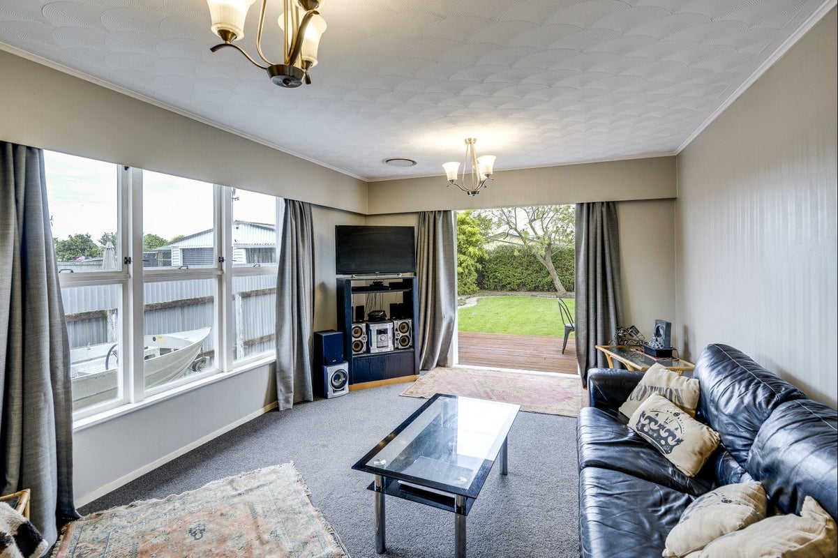 20 Neal Crescent, Onekawa, Napier - Carousel 2