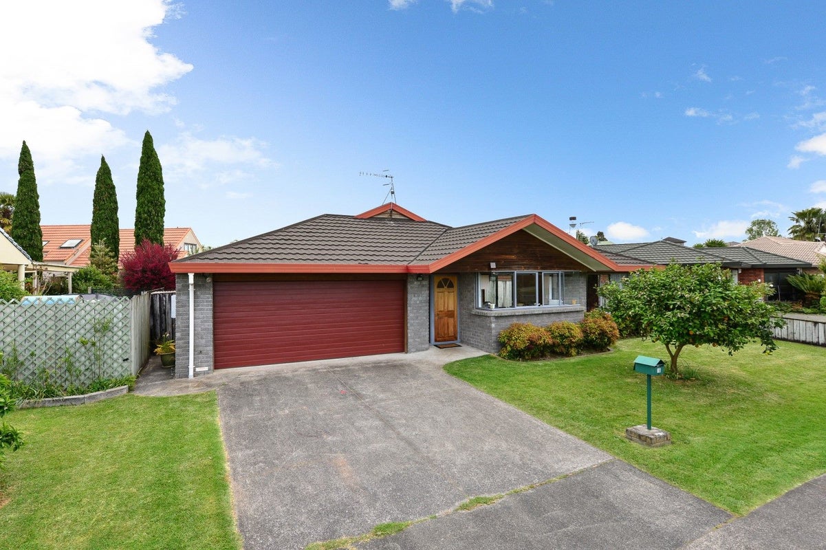 16 Moreland Avenue, Pukete, Hamilton - Carousel 2