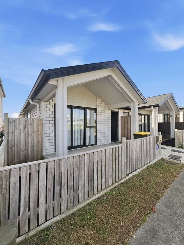 20 Rorotu Avenue, Karaka, Papakura - Carousel 1