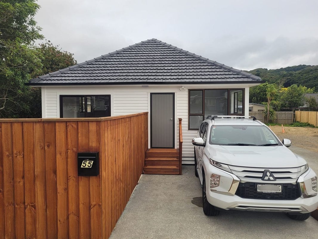 55 Main Road, Wainuiomata, Lower Hutt - Carousel 2